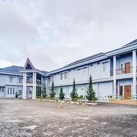 Capital O 540 Esther Hotel Balige Luaran gambar