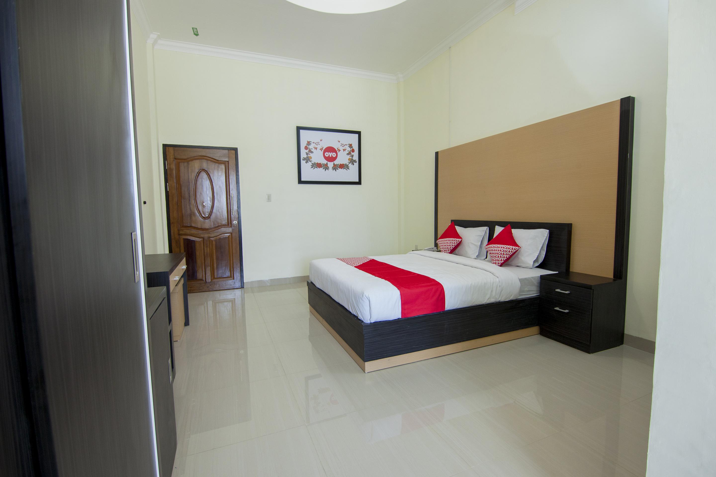 Capital O 540 Esther Hotel Balige Luaran gambar