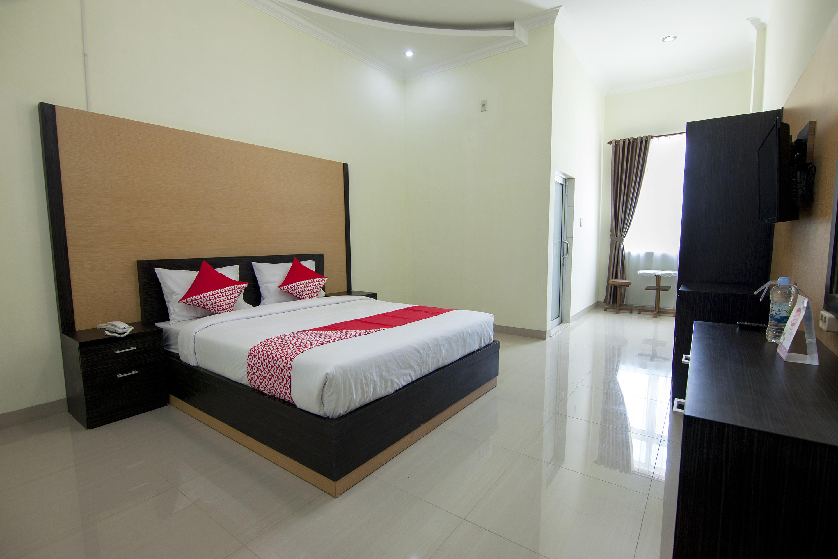 Capital O 540 Esther Hotel Balige Luaran gambar