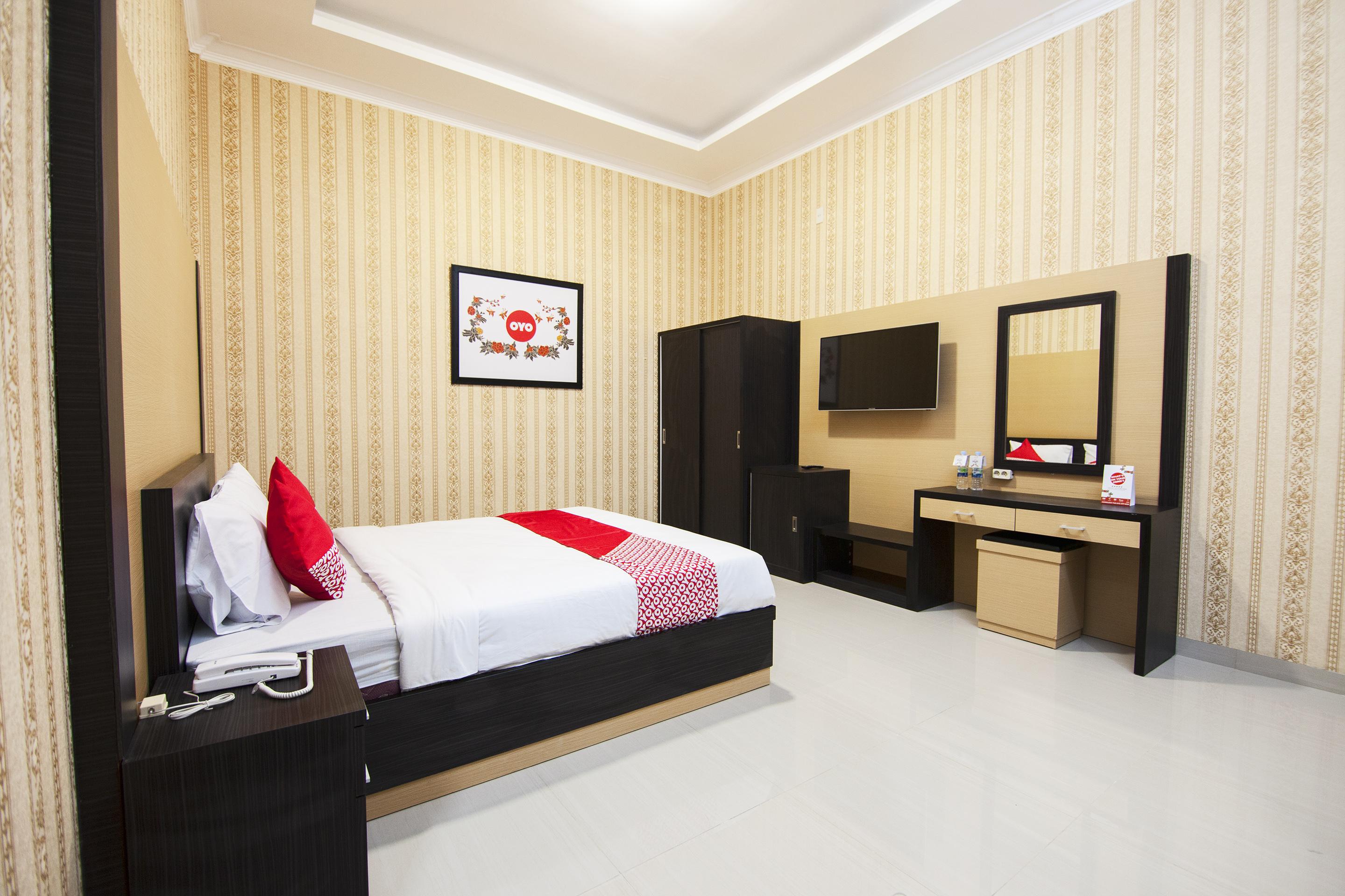 Capital O 540 Esther Hotel Balige Luaran gambar
