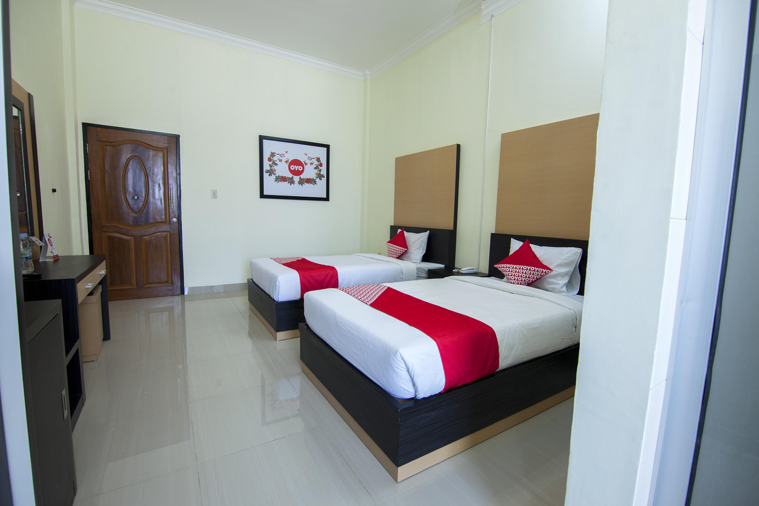 Capital O 540 Esther Hotel Balige Luaran gambar