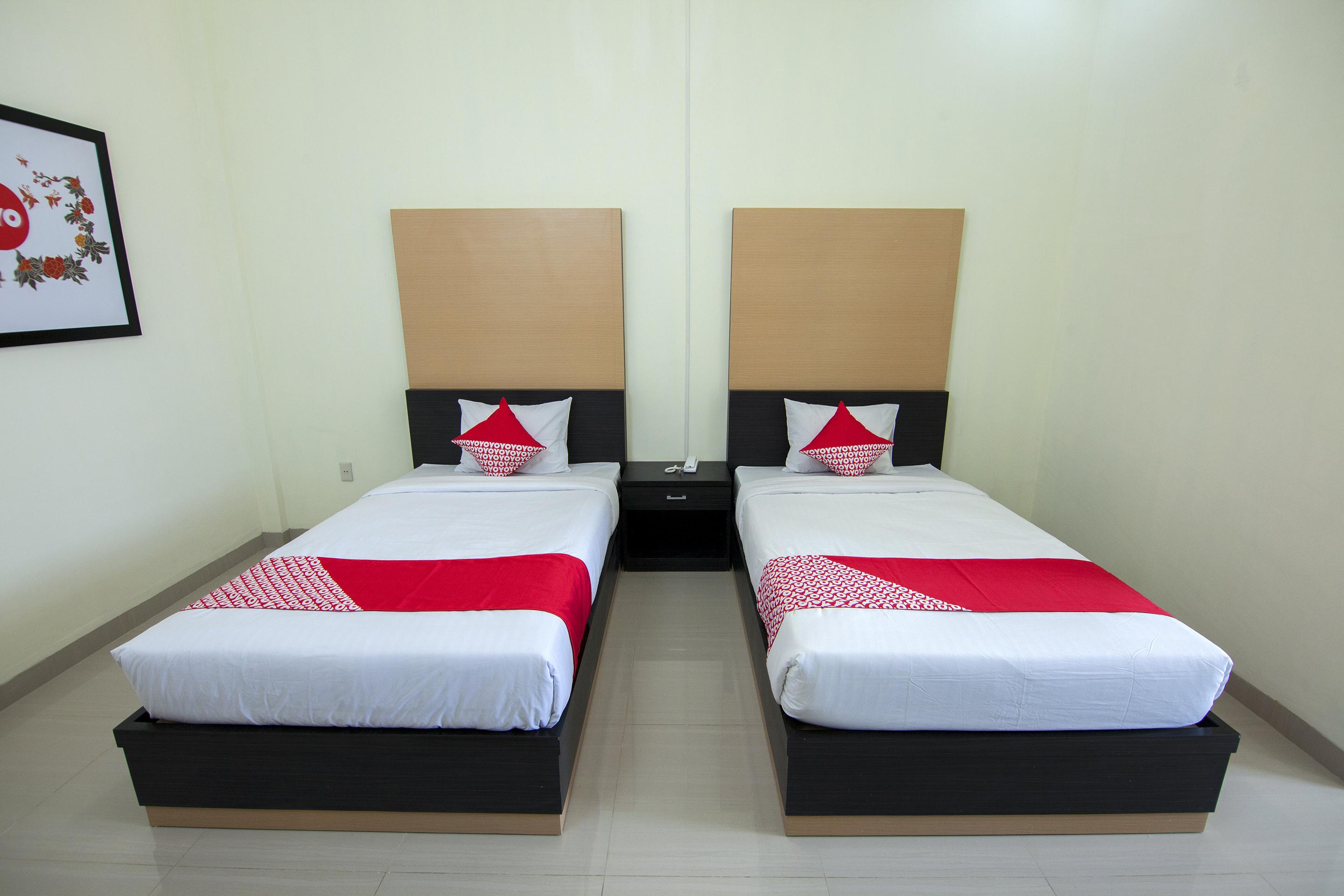 Capital O 540 Esther Hotel Balige Luaran gambar