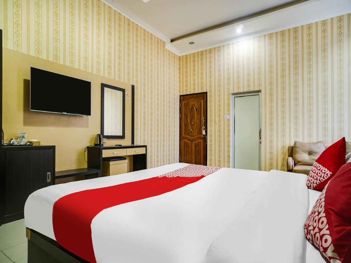 Capital O 540 Esther Hotel Balige Luaran gambar
