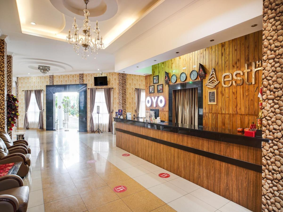Capital O 540 Esther Hotel Balige Luaran gambar