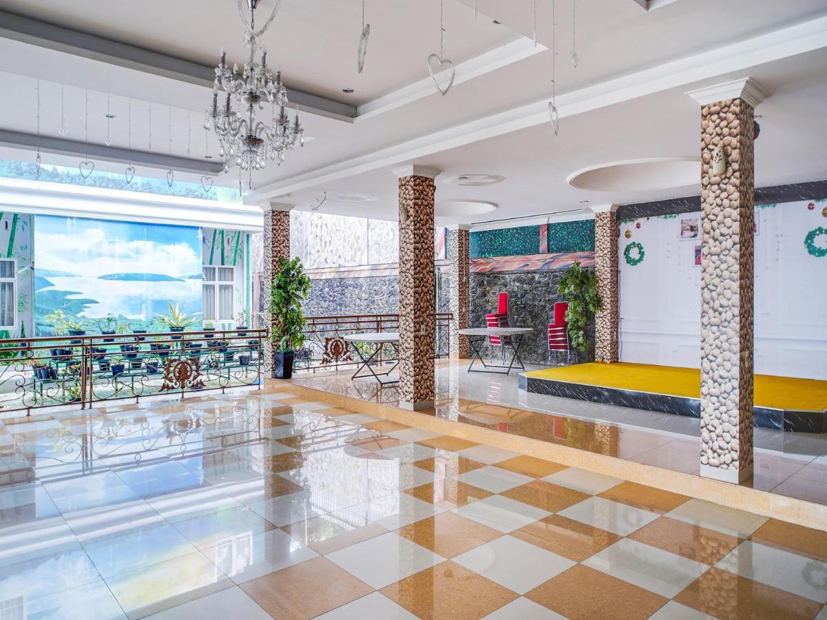 Capital O 540 Esther Hotel Balige Luaran gambar