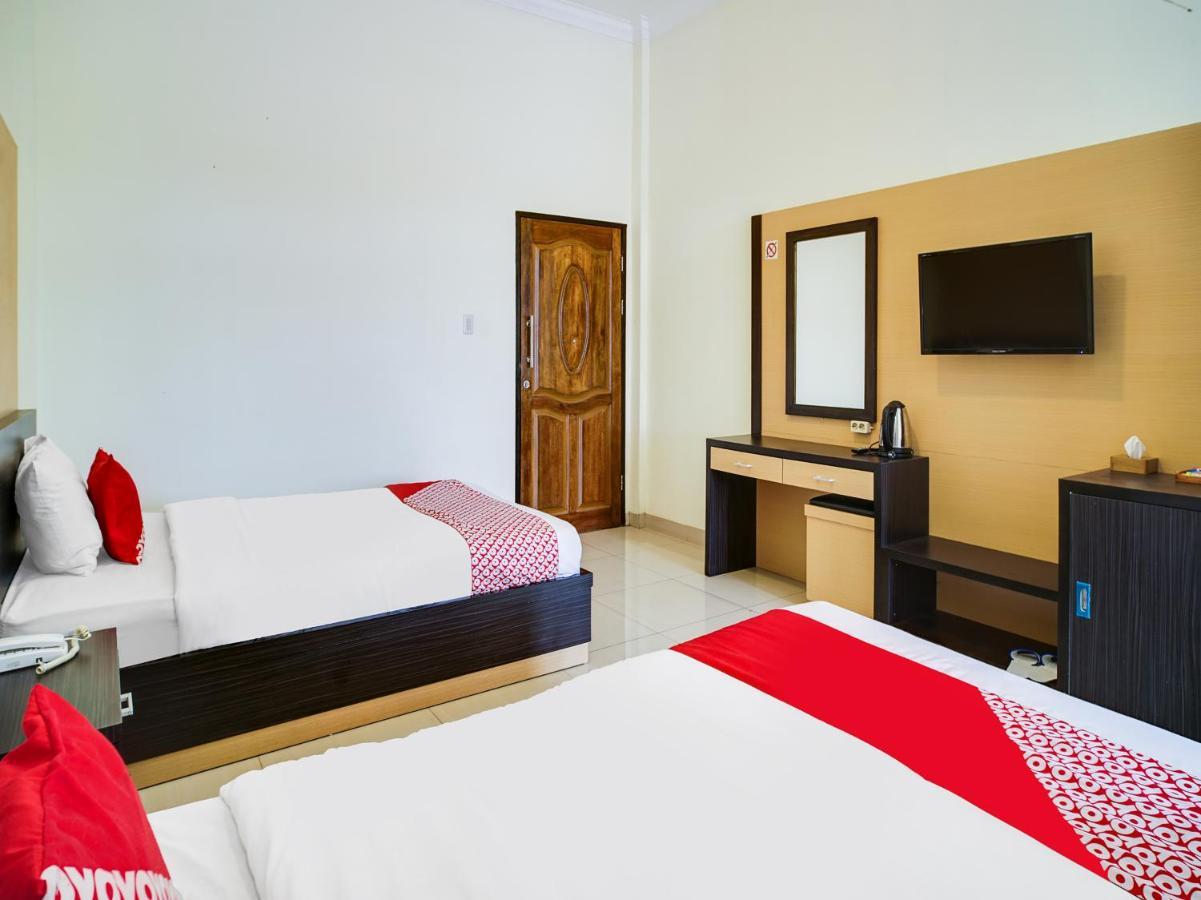Capital O 540 Esther Hotel Balige Luaran gambar